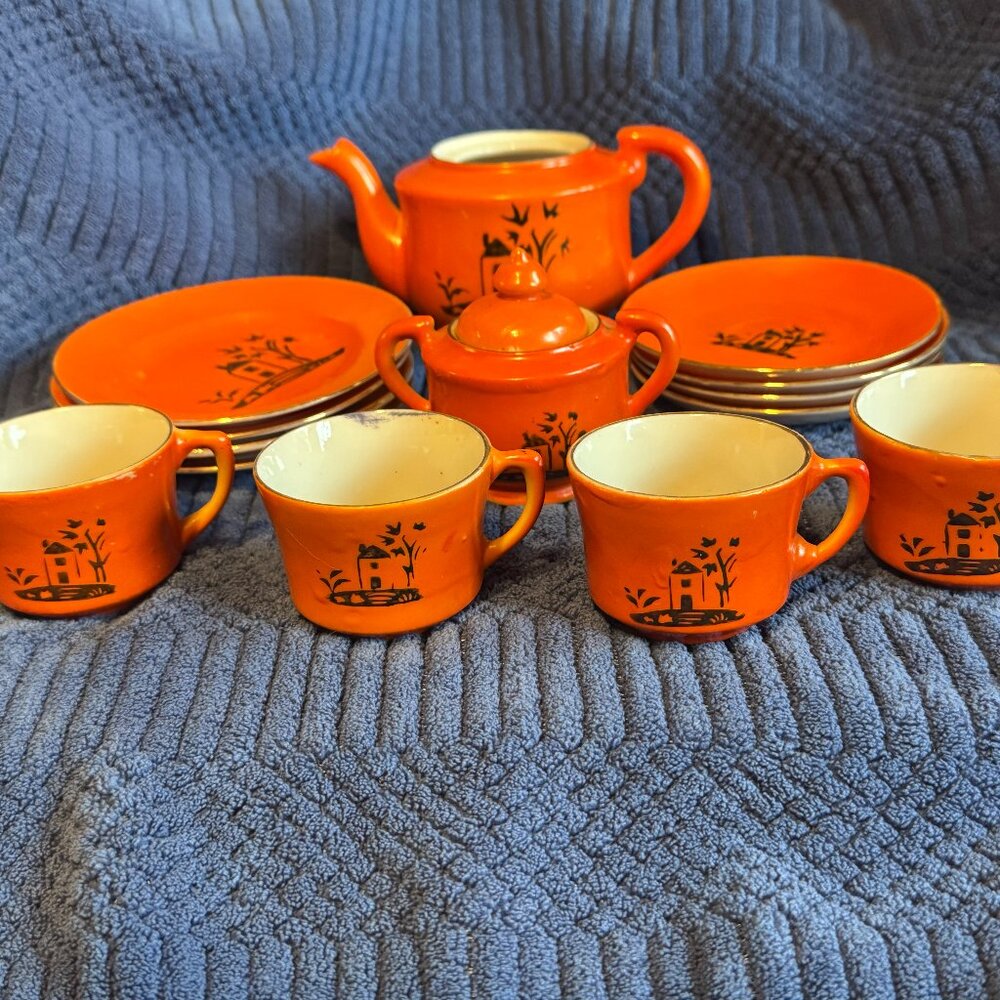 Vintage Japanese child's tea set